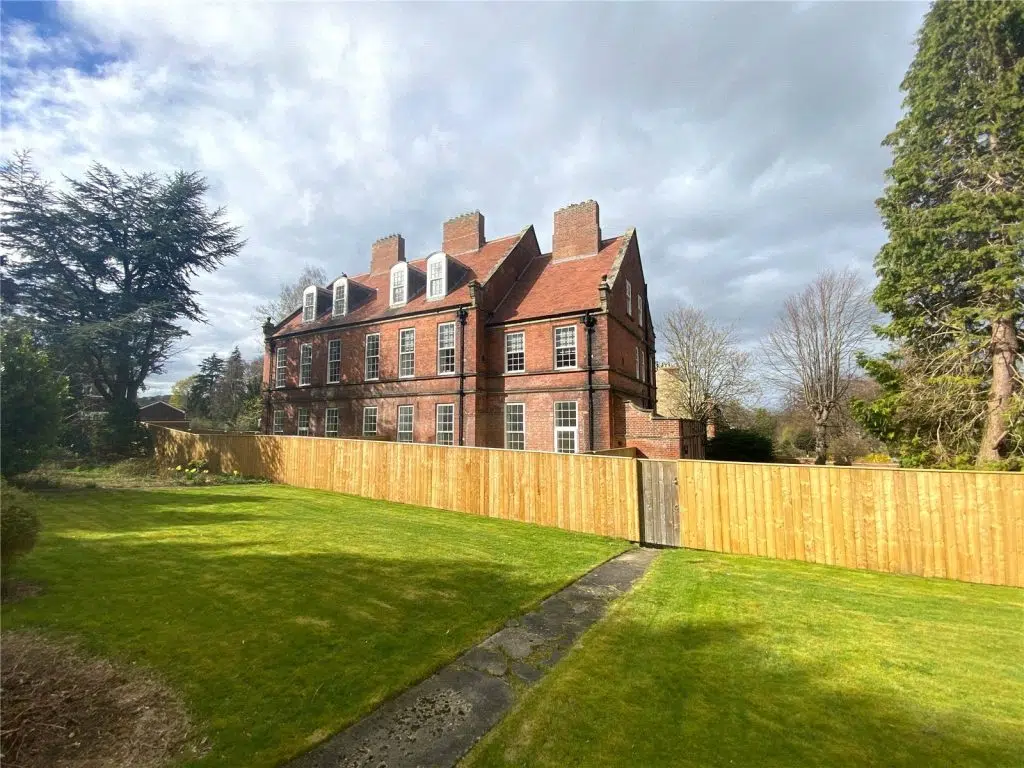 Flat Hextol Gardens in Newcastle upon Tyne