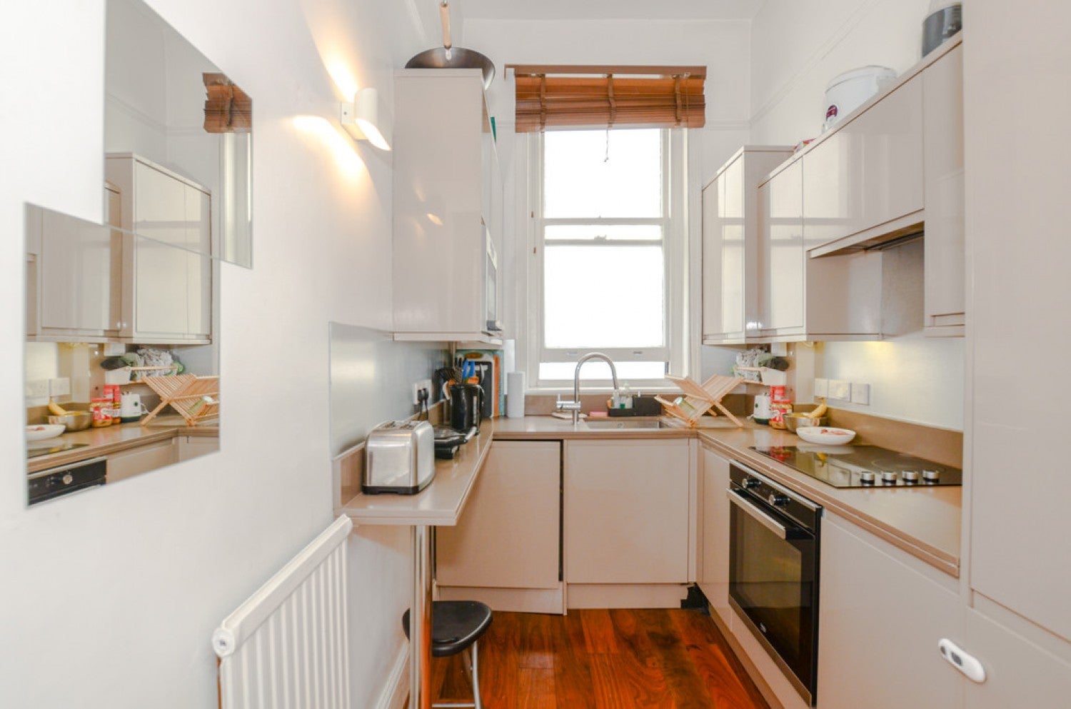 Flat Murray Street in Greater London