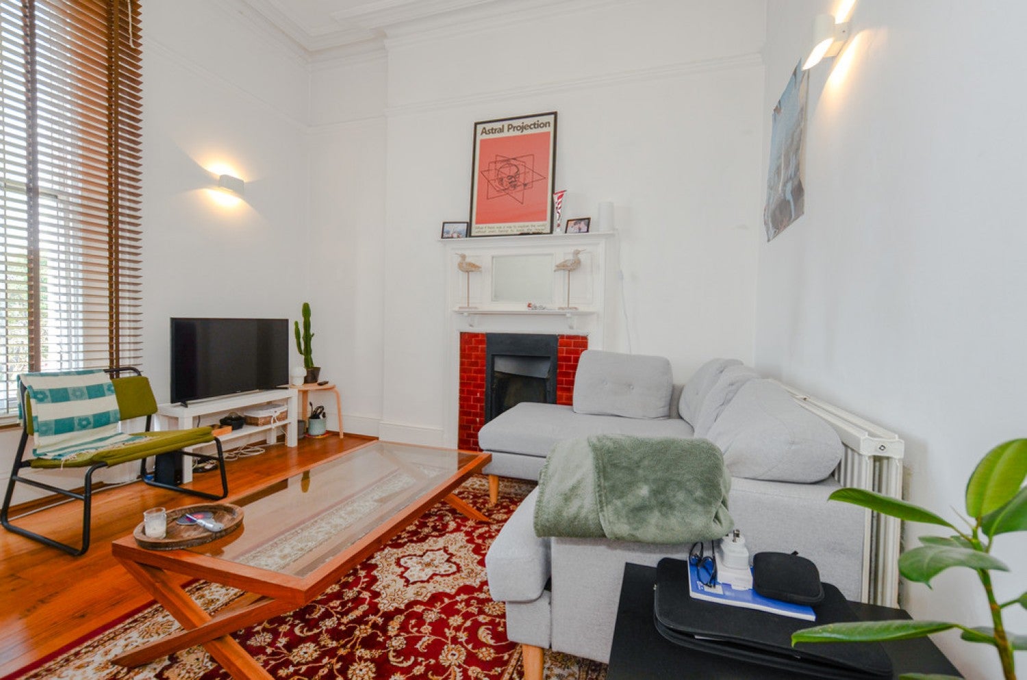 Flat Murray Street in Greater London