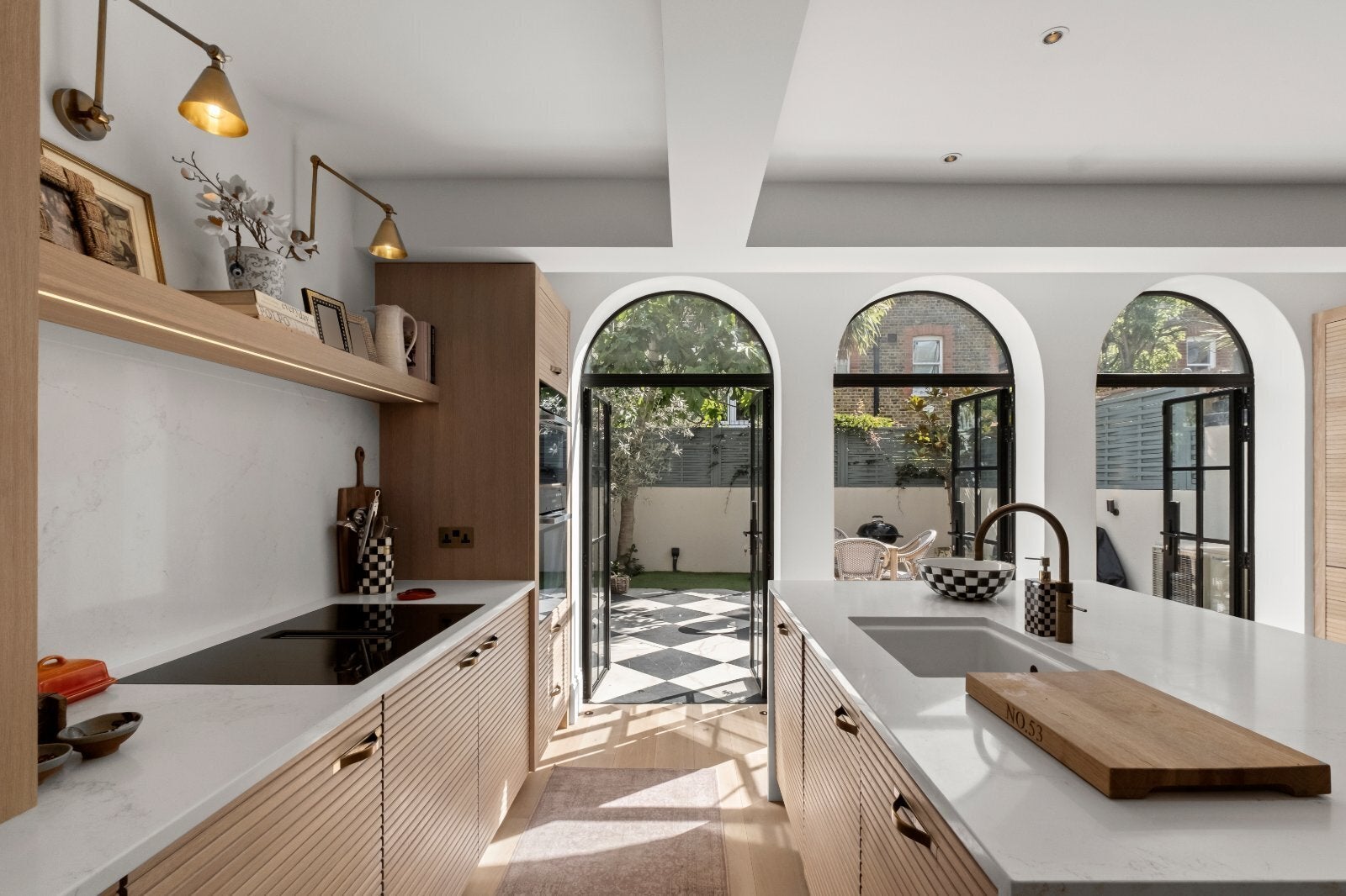 Flat Quarrendon Street in Greater London