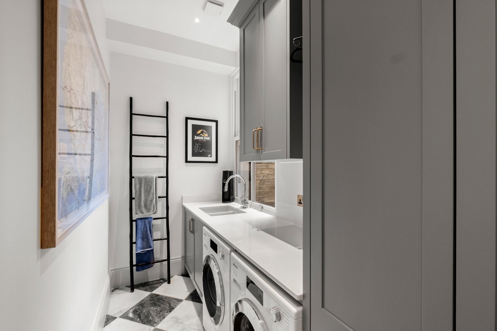 Flat Quarrendon Street in Greater London