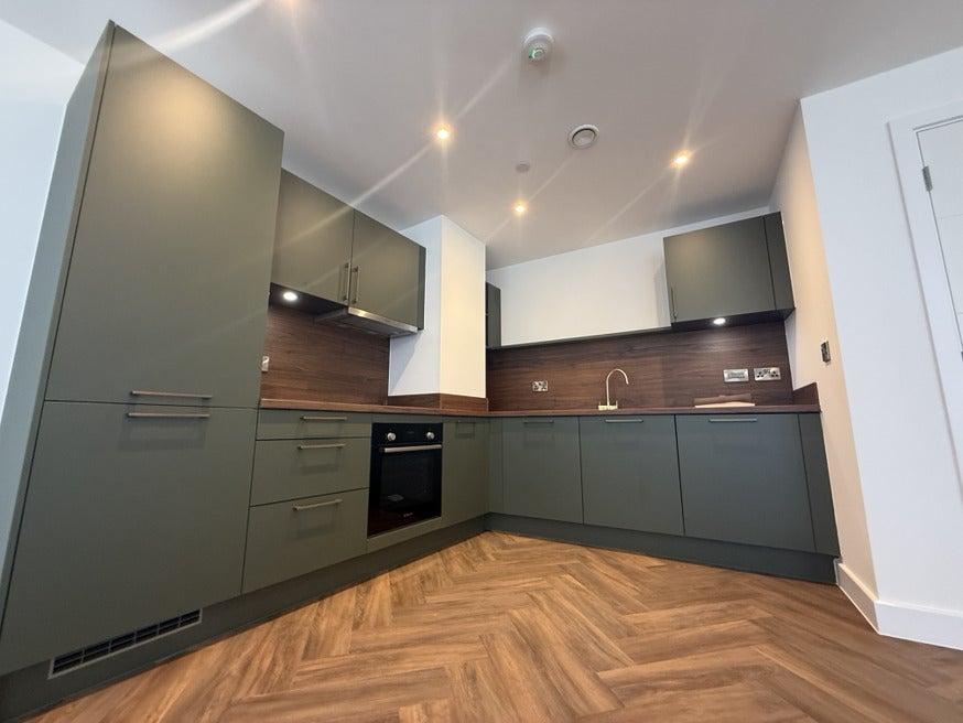 Flat Rowchester Court in Birmingham