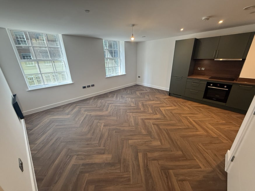 Flat Rowchester Court in Birmingham