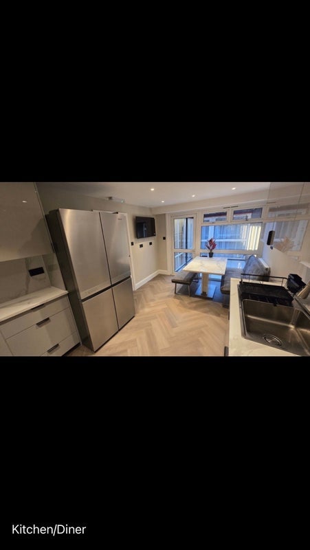 Room Curtis Street in Greater London