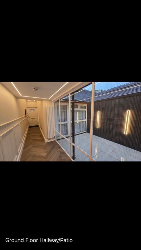 Room Curtis Street in Greater London