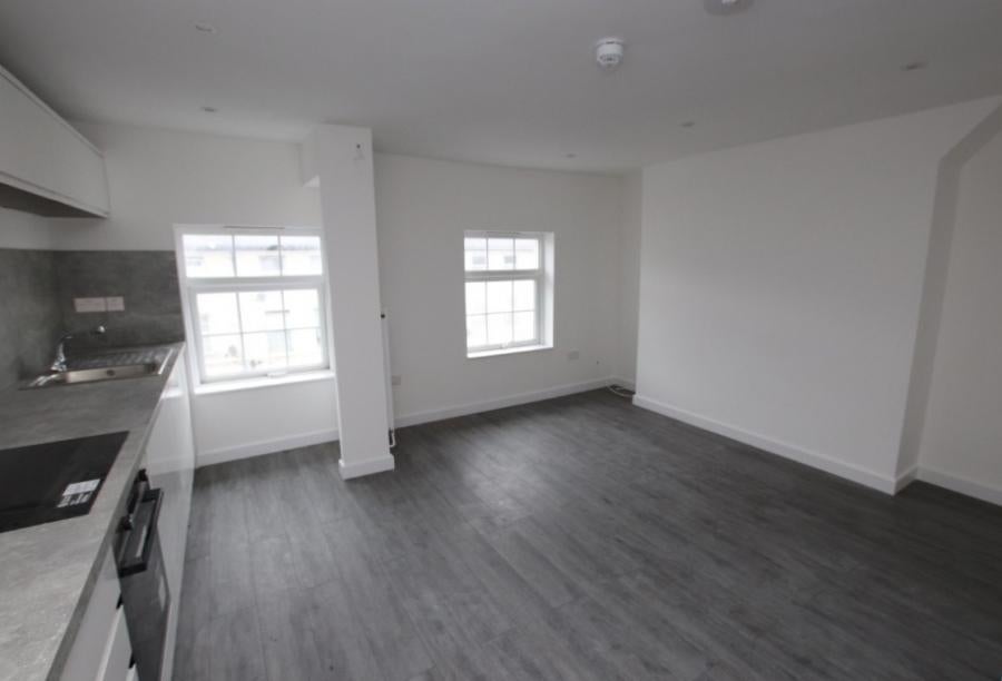 Flat Zinzan Street in Reading