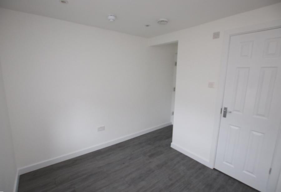 Flat Zinzan Street in Reading