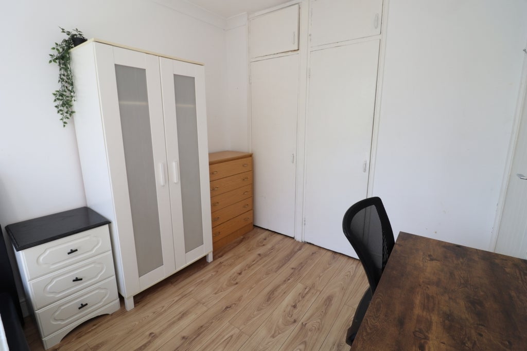 Room Globe Road in Greater London