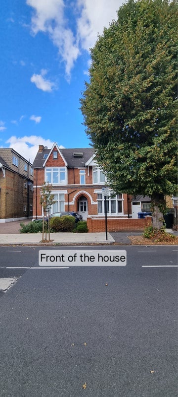 Room Hamilton Road in Greater London