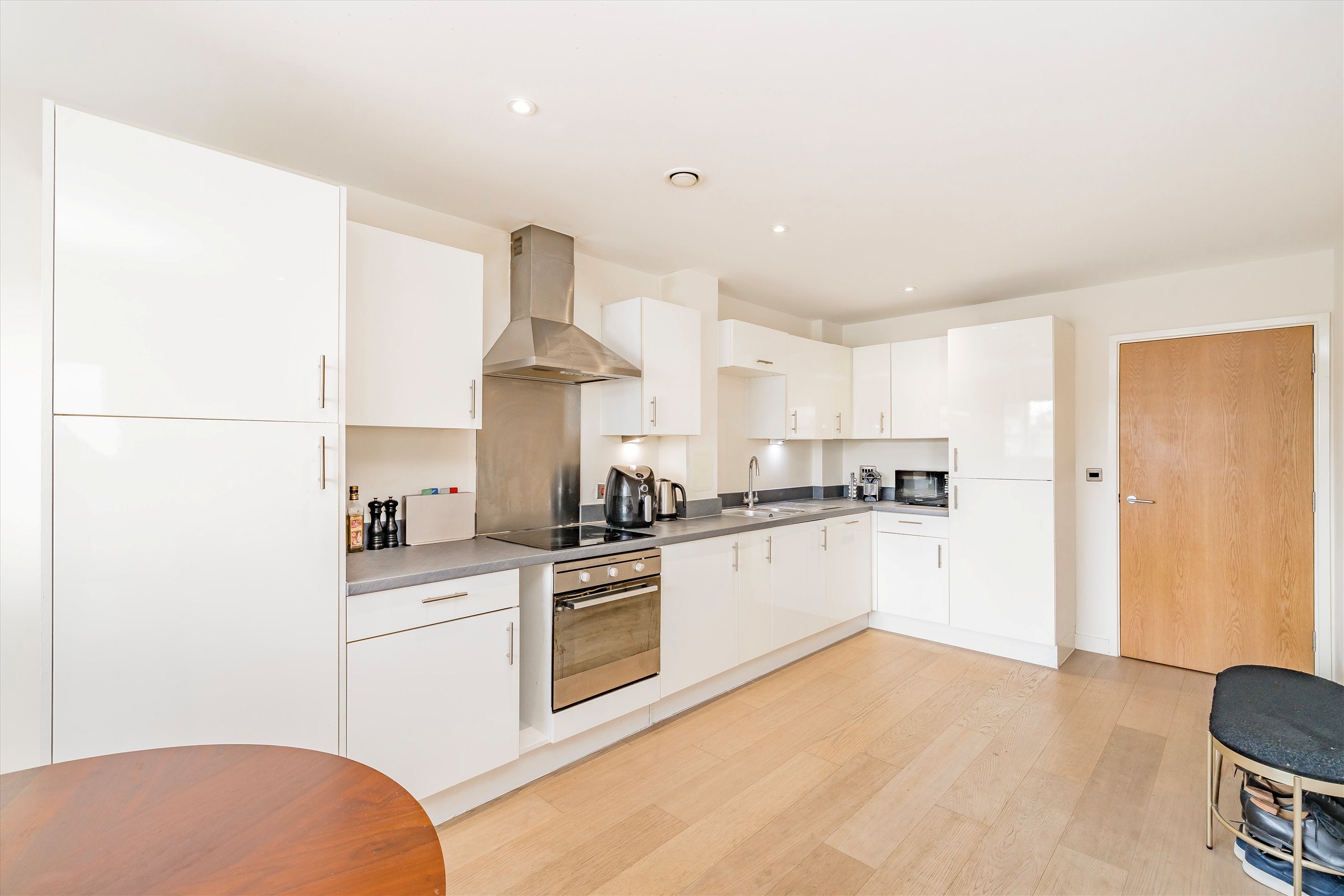 Flat Union Road in Greater London