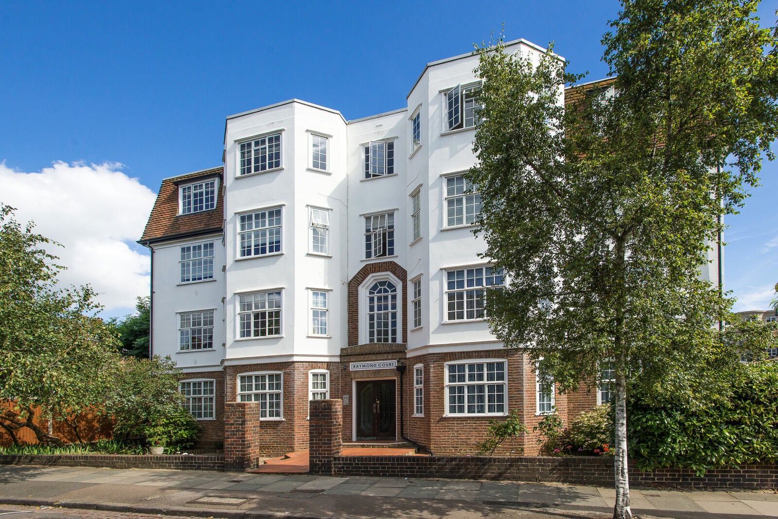 Flat Raymond Road in Greater London