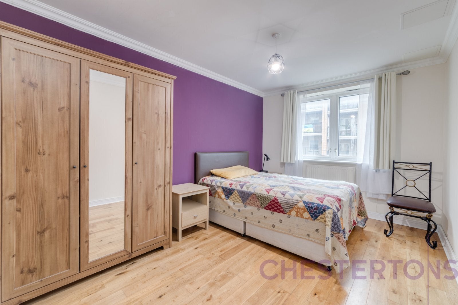 Flat Newport Avenue in Greater London