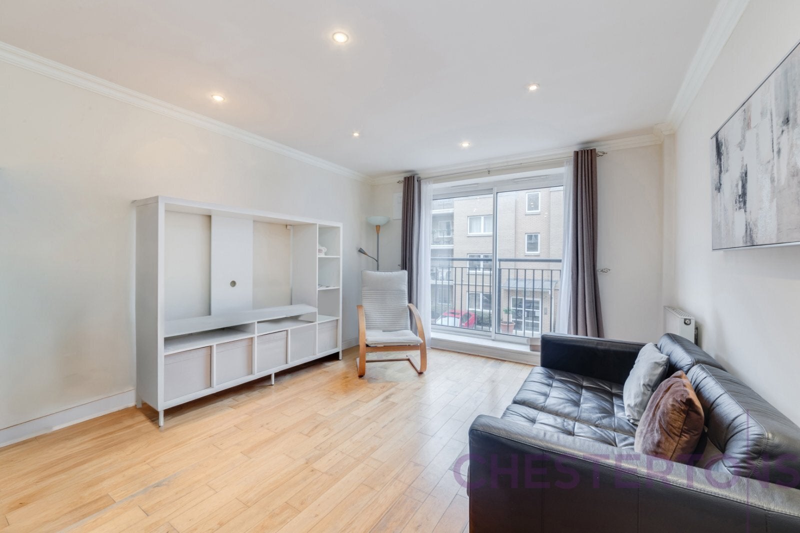 Flat Newport Avenue in Greater London