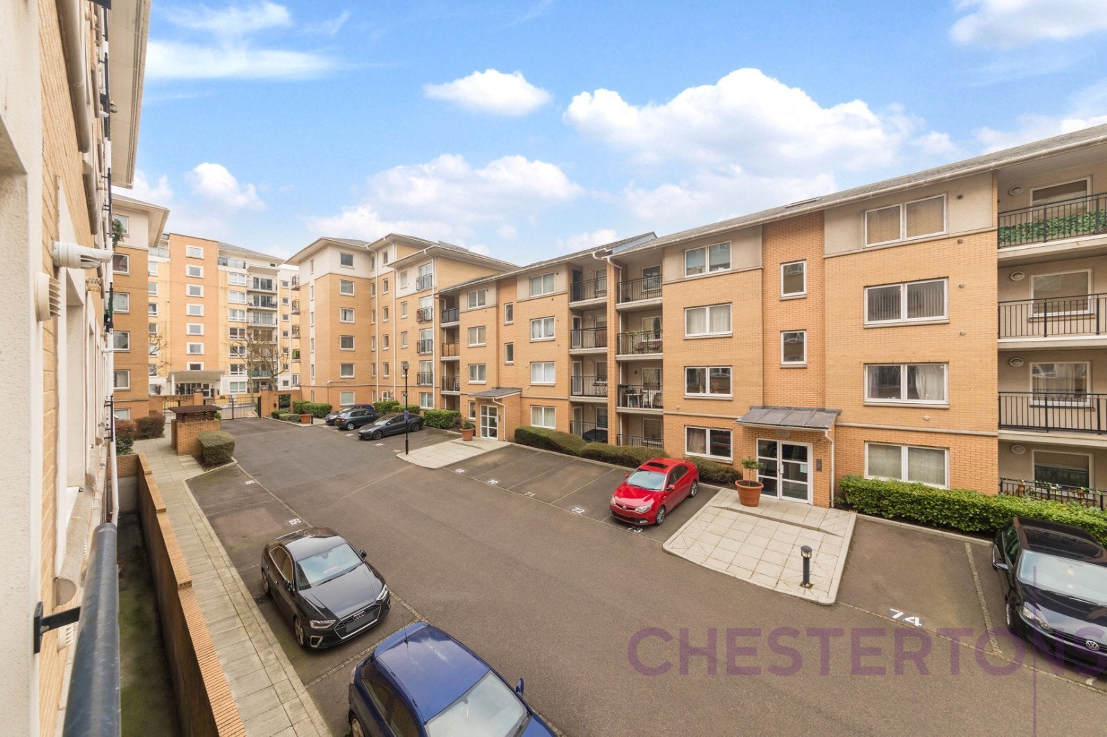 Flat Newport Avenue in Greater London