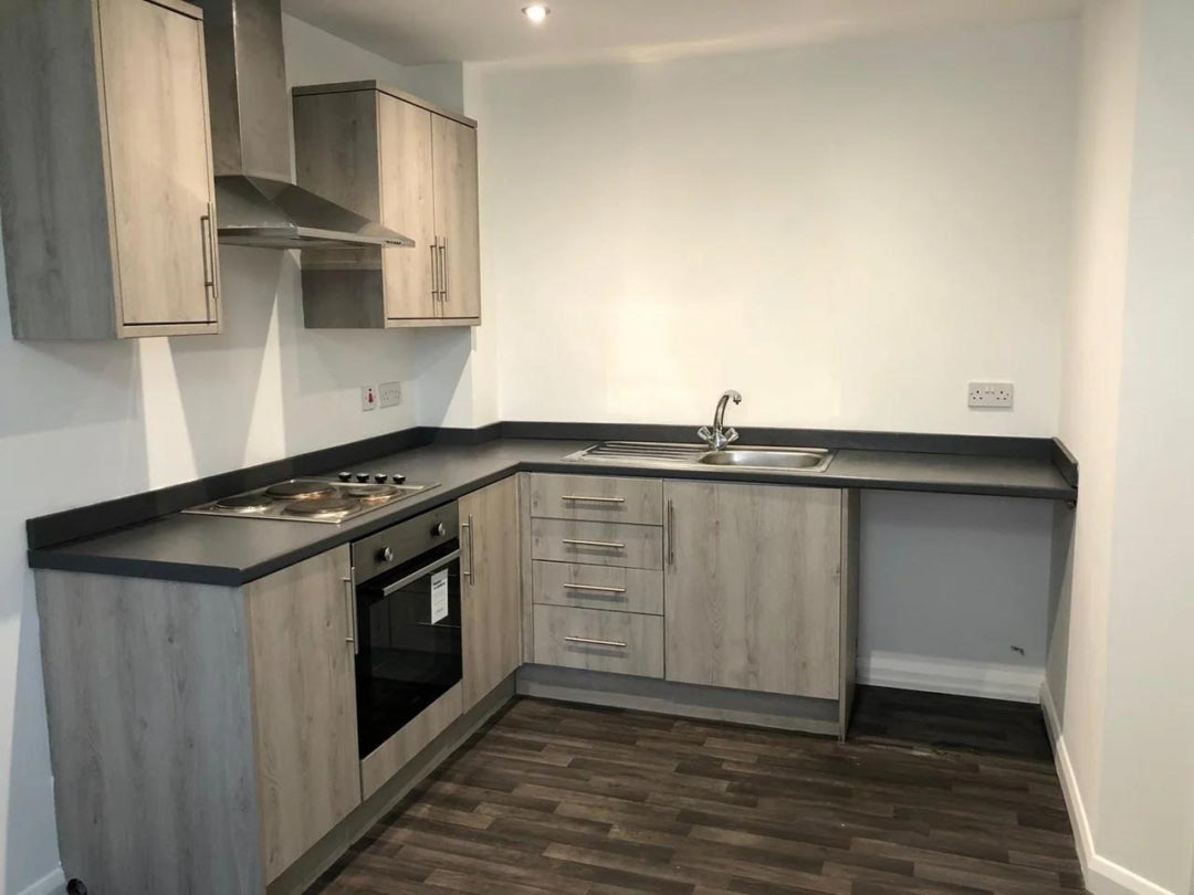 Flat Eastmount Road in Darlington