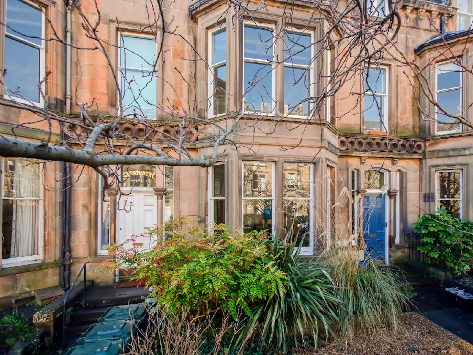 Flat Strathearn Road in City of Edinburgh