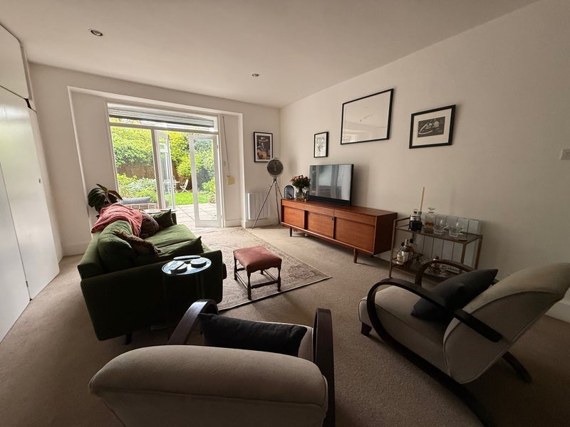 Room Regent's Park Road in Greater London