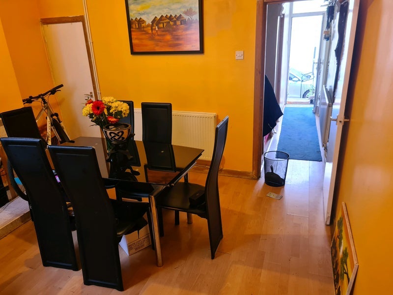 Room Lower Cheltenham Place in Bristol