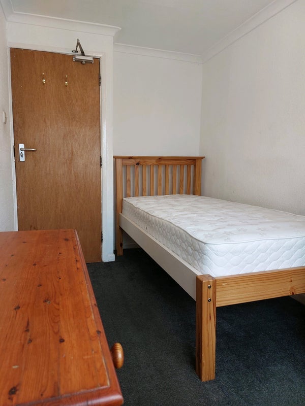 Room Eastbridge in Slough