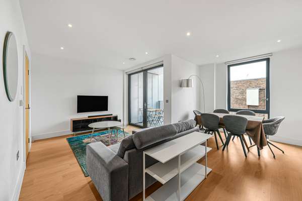 Flat Cambridge Road in Greater London