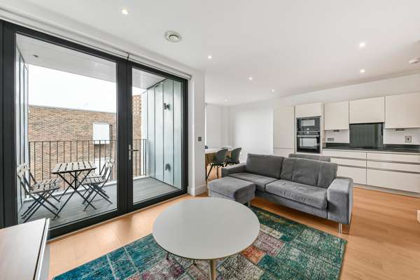 Flat Cambridge Road in Greater London