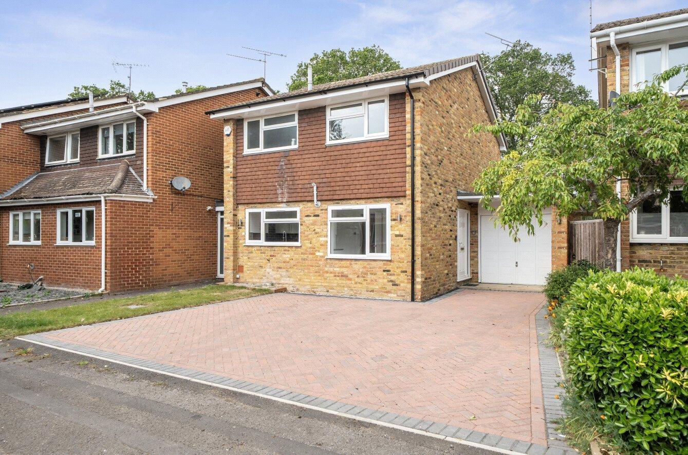 House Jerrymoor Hill in Finchampstead