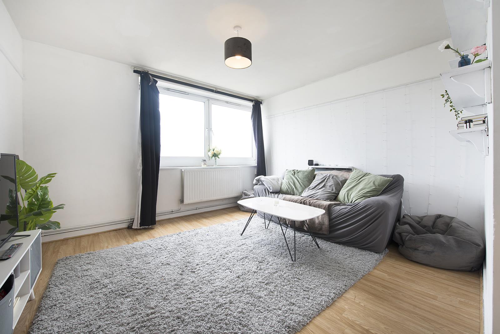Flat Burbage Close in Greater London