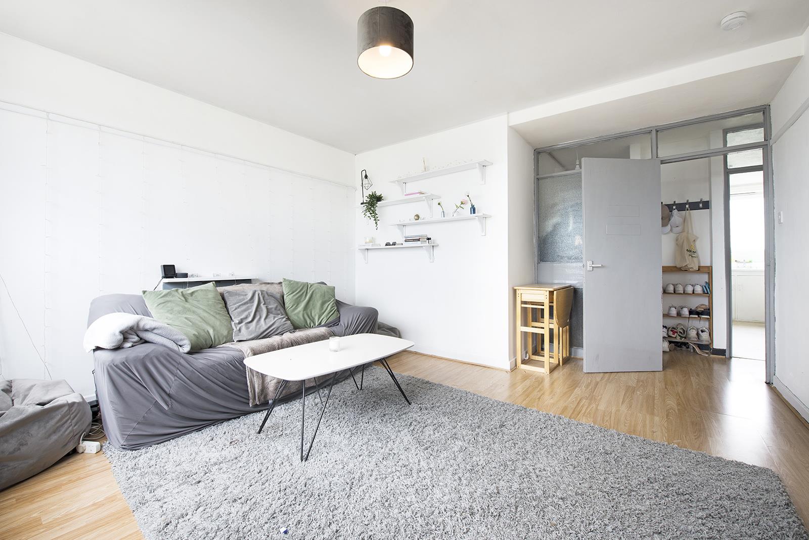 Flat Burbage Close in Greater London
