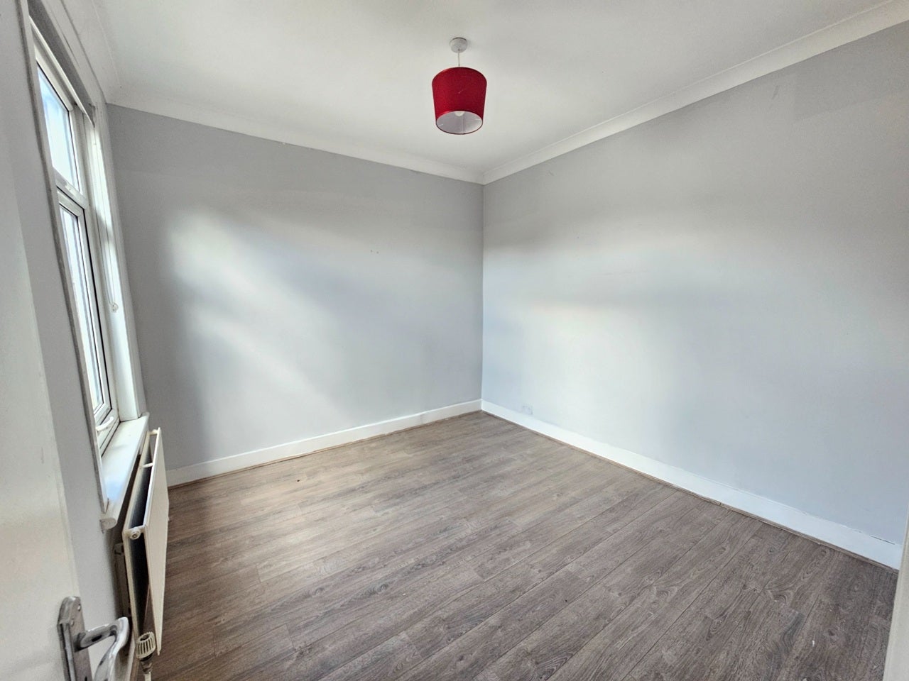 Flat Hertford Road in Greater London