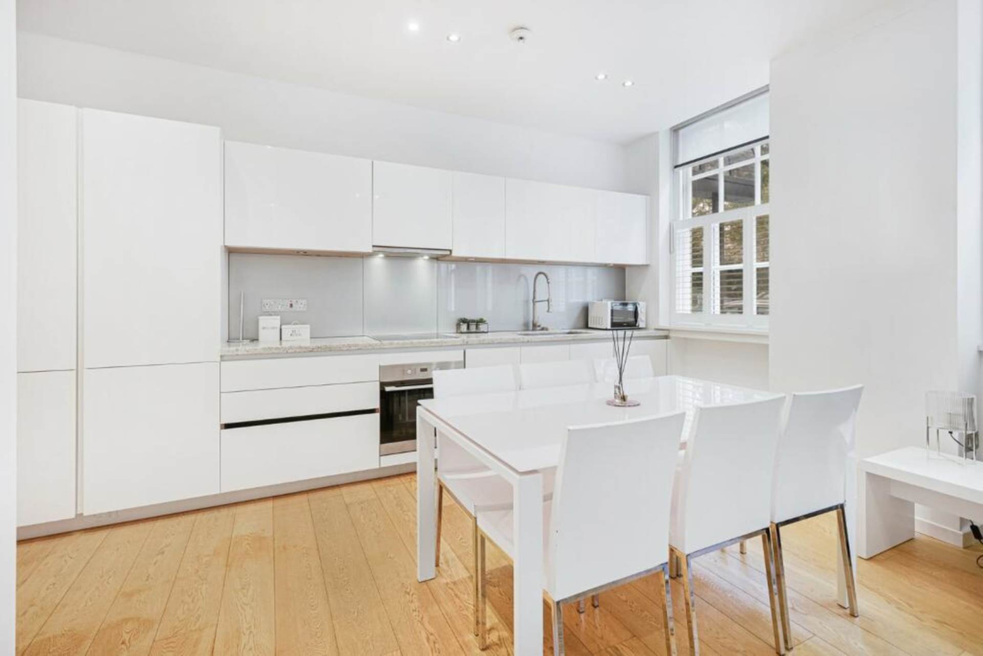 Flat Lowndes Square in City of Westminster