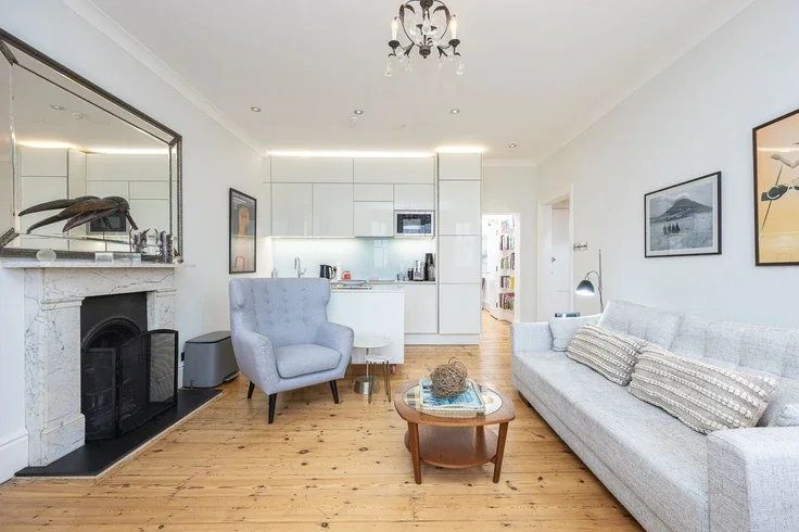 Flat First Avenue in Hove