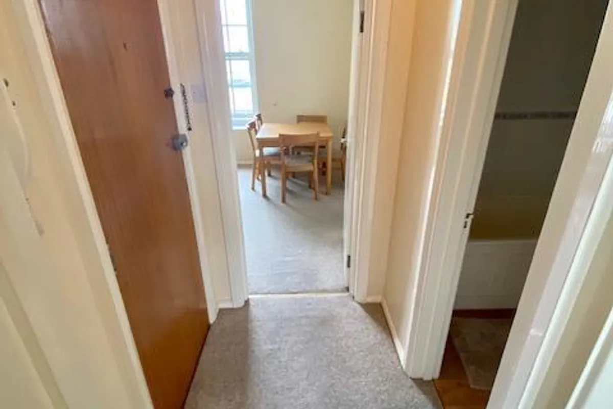 Flat Cookham Road in Maidenhead