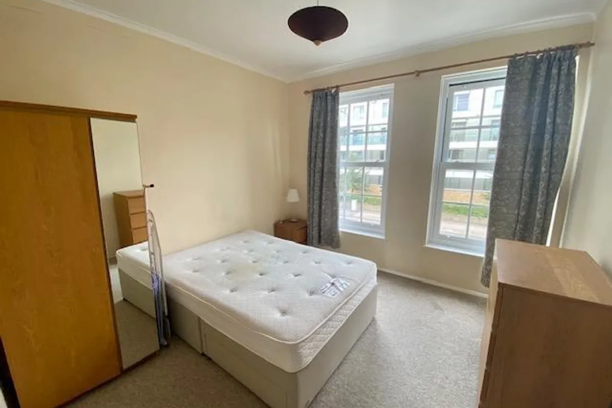 Flat Cookham Road in Maidenhead