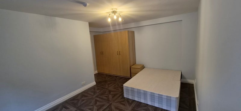 Flat Hornsey Lane in Greater London