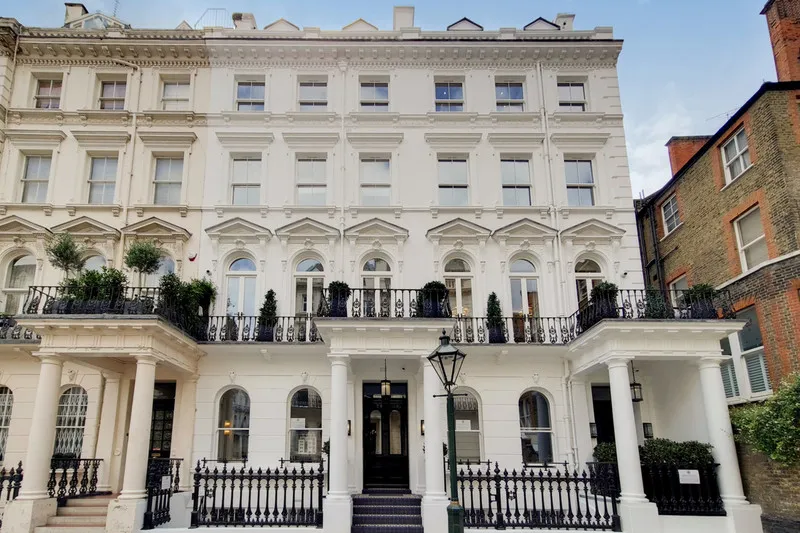 Flat Prince of Wales Terrace in Greater London