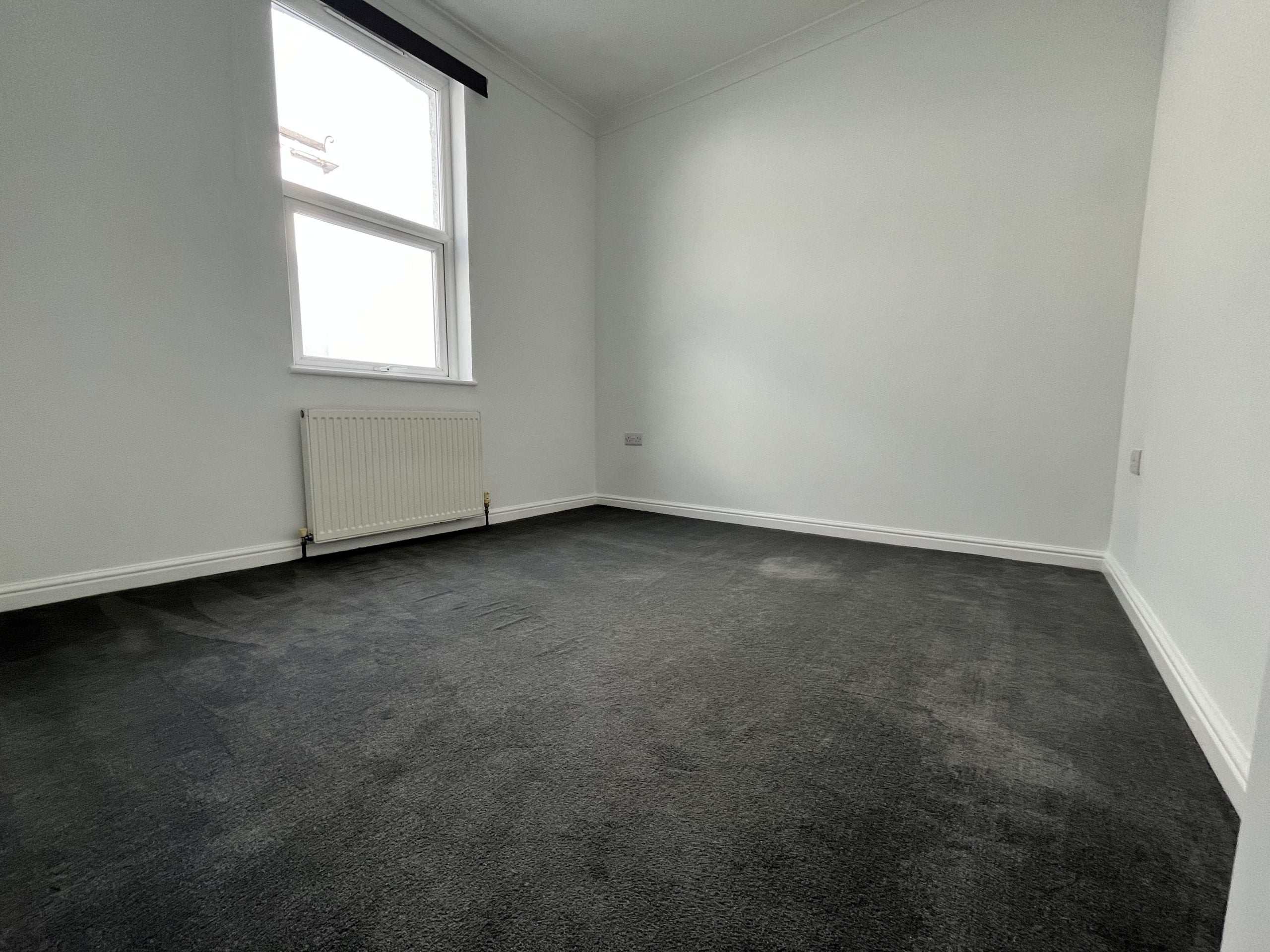 Flat Manor Road in Greater London