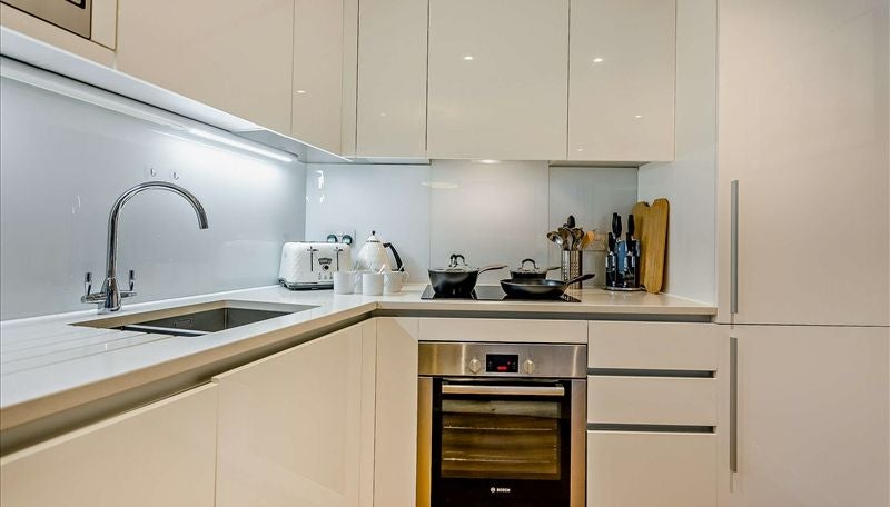 Flat Merchant Square in City of Westminster