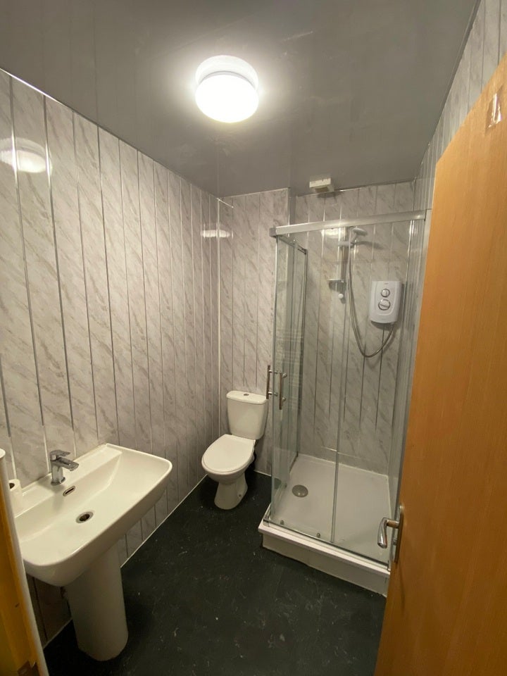 Room Eccles New Road in Salford