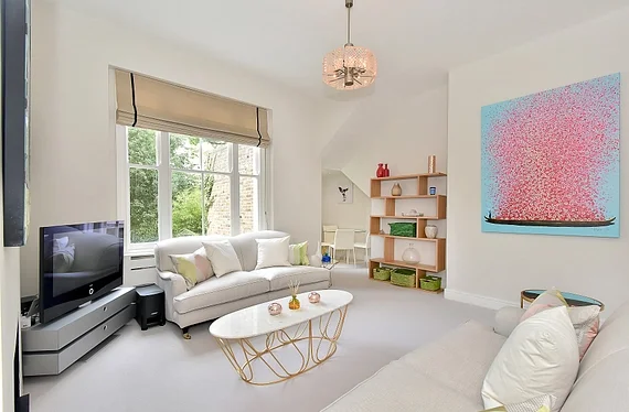 Flat Blenheim Crescent in Greater London