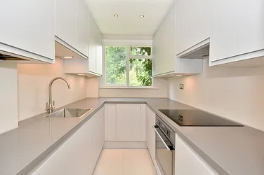 Flat Blenheim Crescent in Greater London