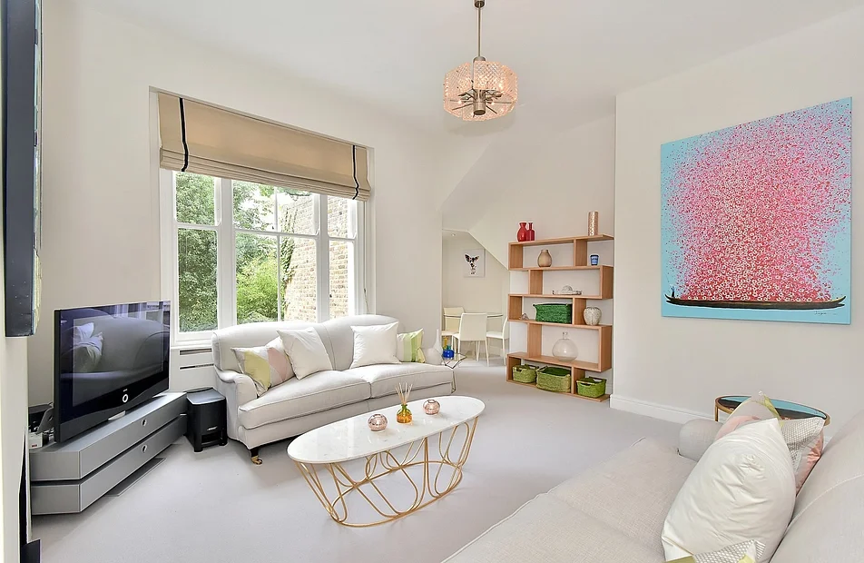 Flat Blenheim Crescent in Greater London