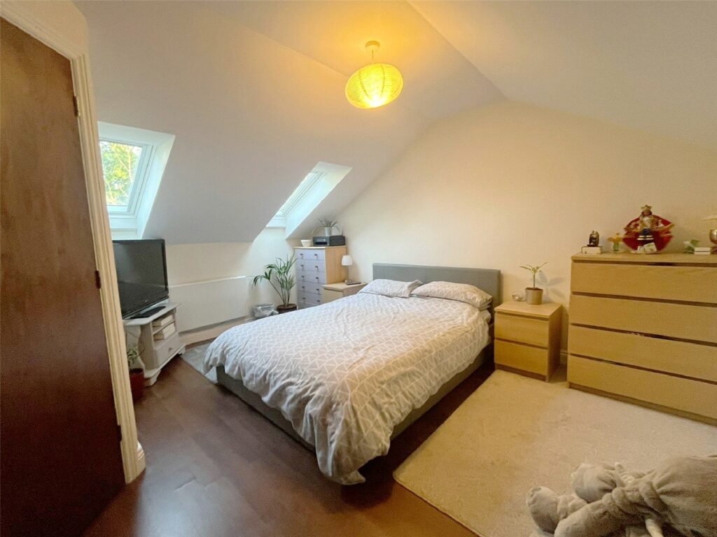 Flat Sullivan Close in Rushmoor