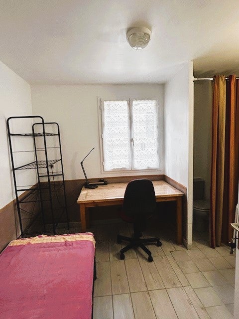 Room Rue des Treilles in Libourne
