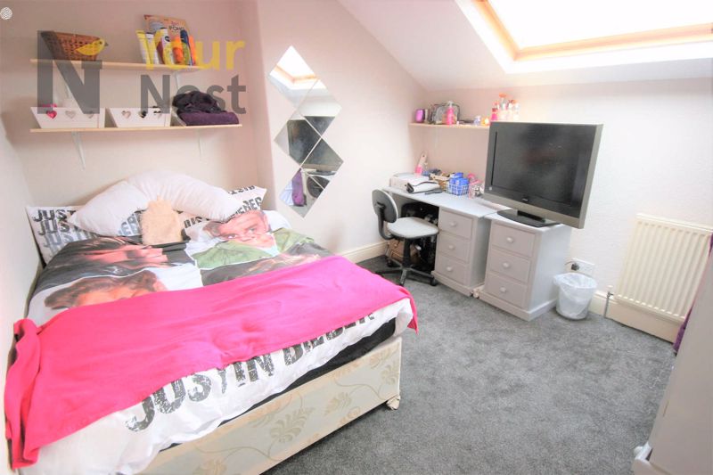 Room Estcourt Terrace in Leeds