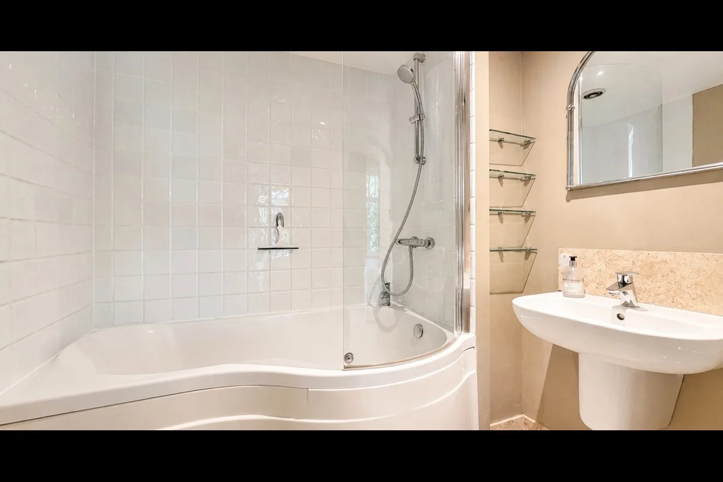 Flat Chesterfield Gardens in City of Westminster