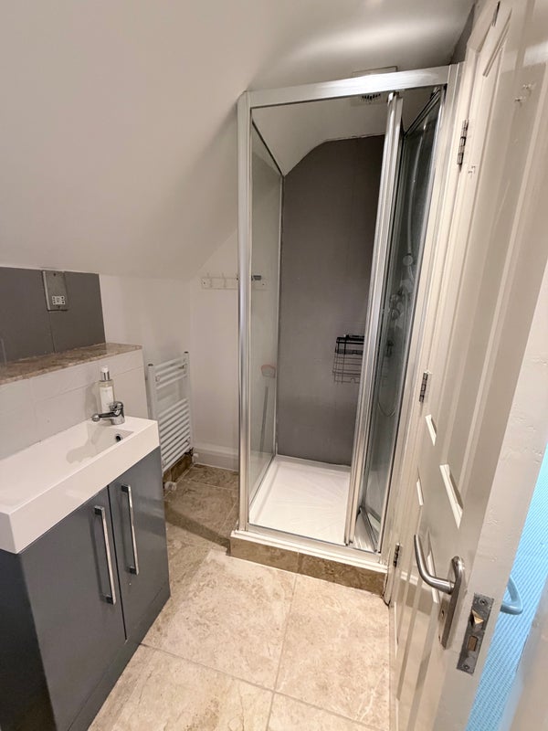 Room Pymmes Green Road in Greater London