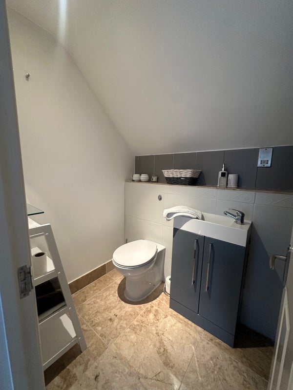 Room Pymmes Green Road in Greater London