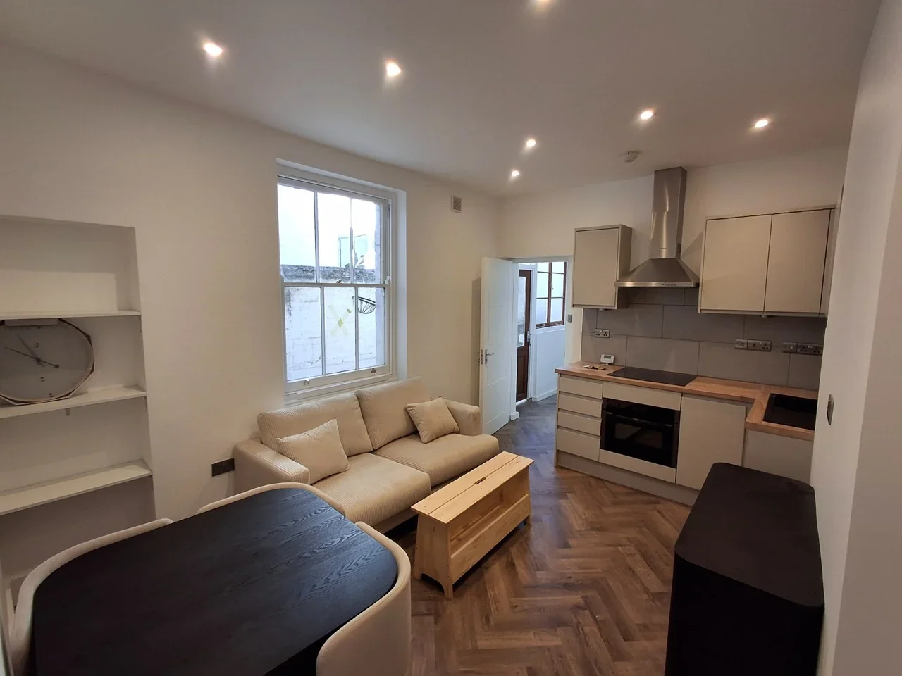 Flat Penton Place in Greater London