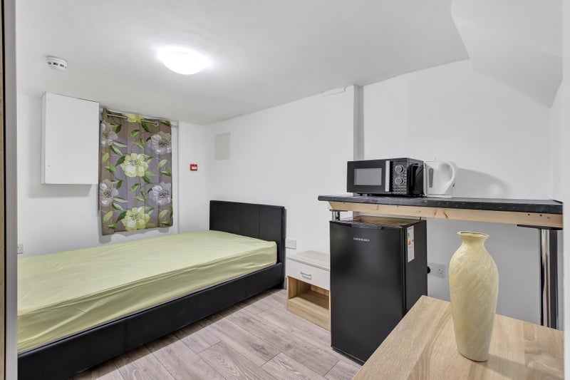 Room Hedley Street in Maidstone
