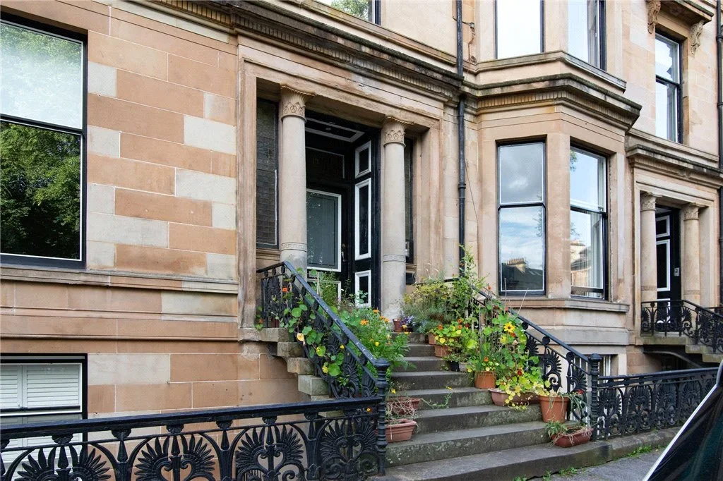 Flat Athole Gardens in Glasgow